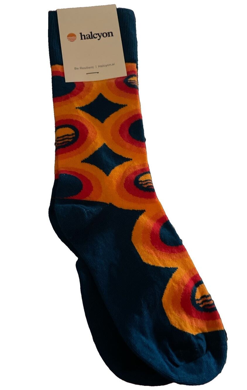 Halcyon Men’s Bold Orange And Red Pattern Crew Socks Size M NWT Austin TX
